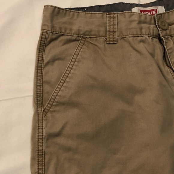 Boys Levis Khaki Cargo Shorts - Picture 4 of 13